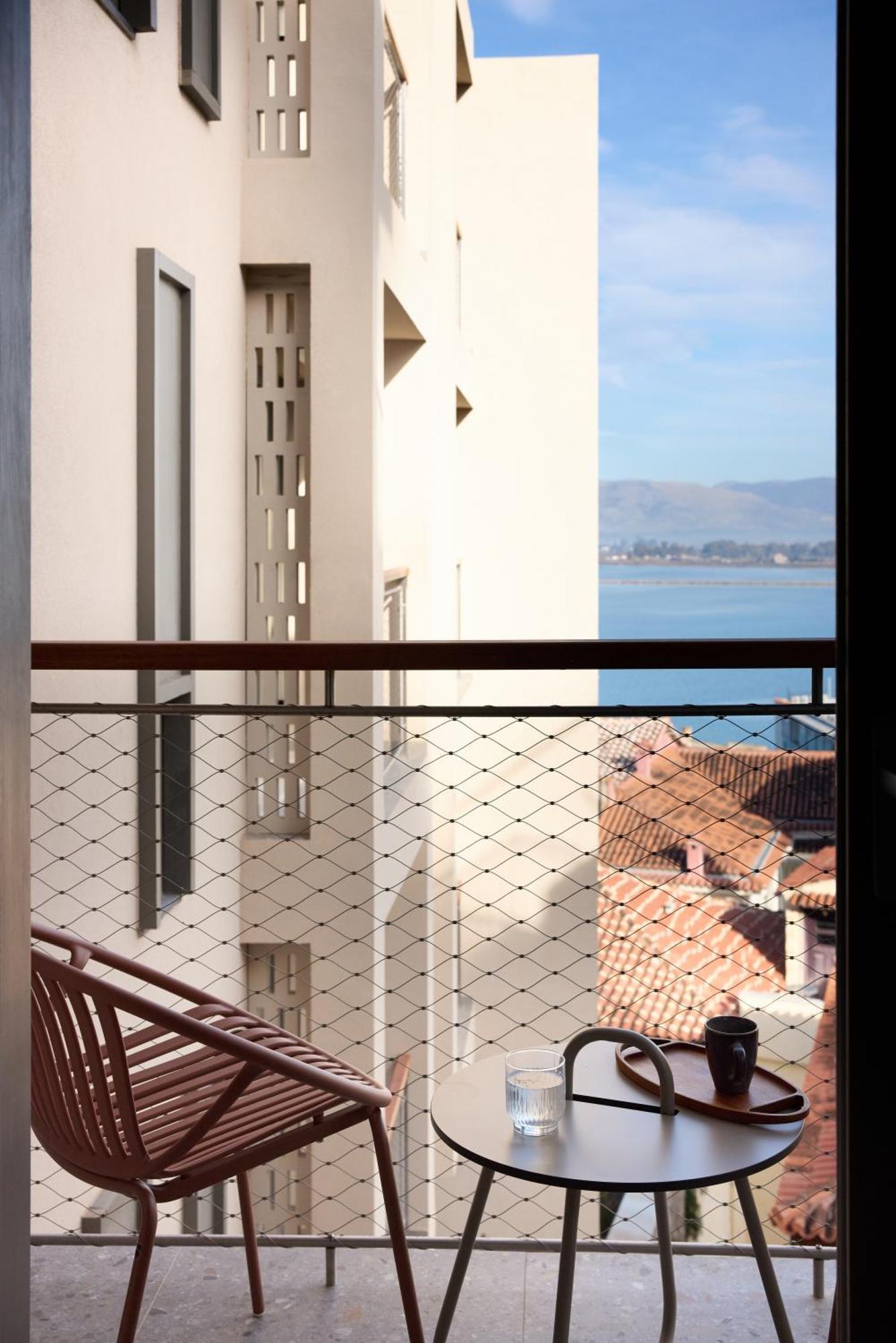 Naus Hotel نافبليو المظهر الخارجي الصورة